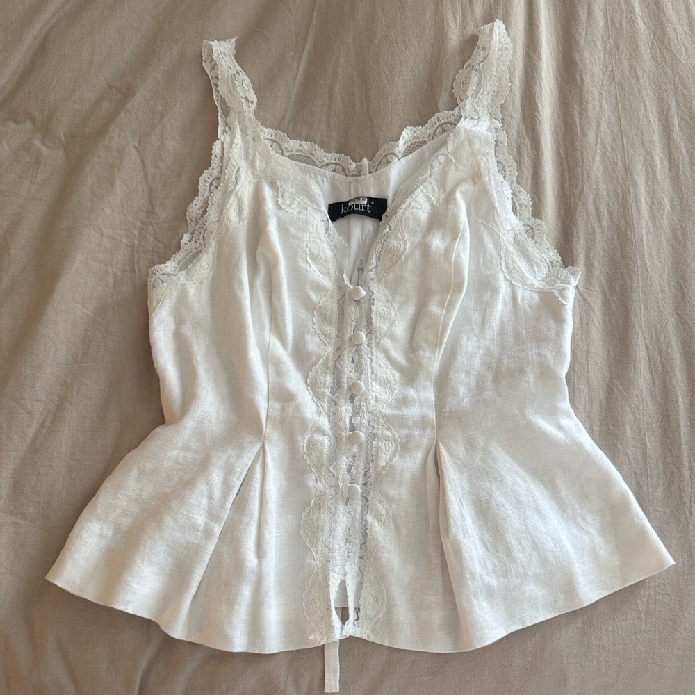 Kourt White Lace-Trim Sleeveless Blouse